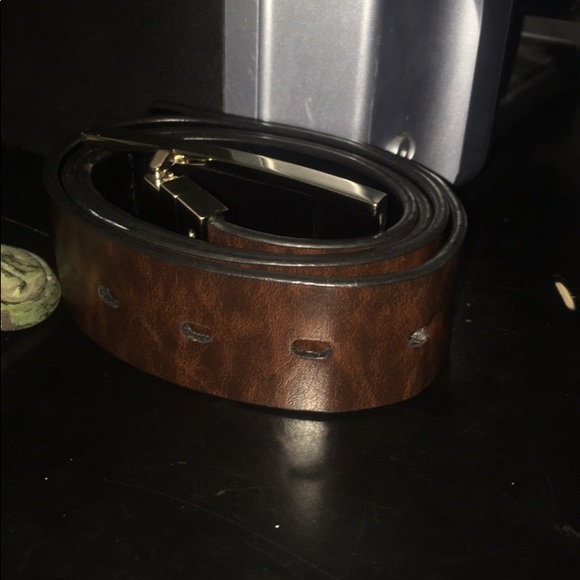 Kenneth Cole Reversible belt - Picture 3 of 3